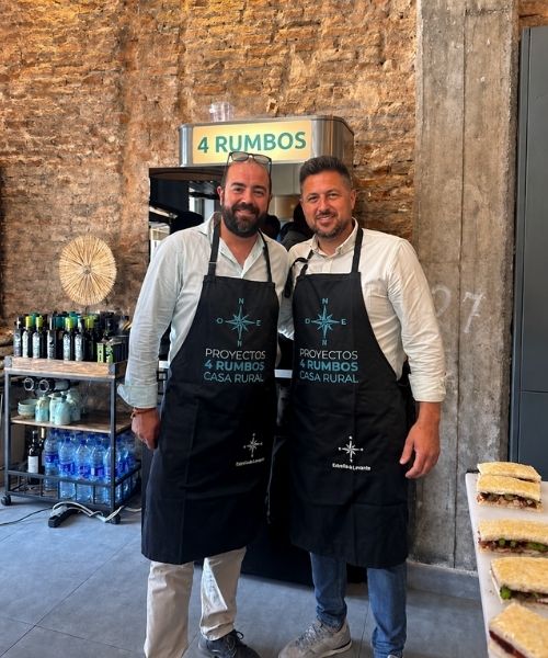 Juan Francisco y Daniel propietarios de 4 rumbos alomamientos rurales en Antequera